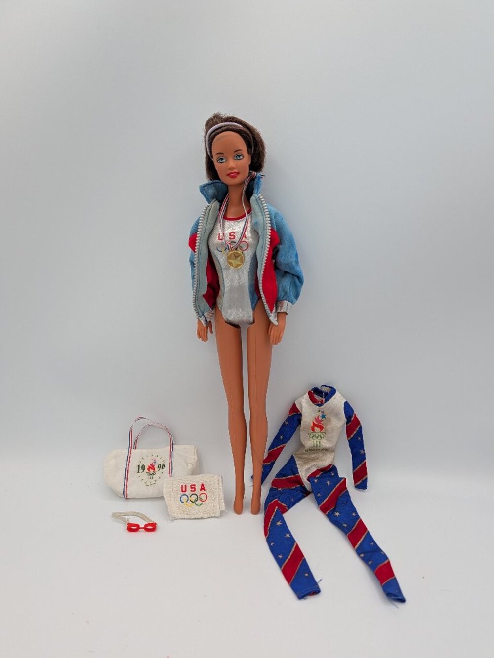 Vintage 1996 Atlanta Olympics Teresa Barbie Doll & Athletic Set Celebrate the sp